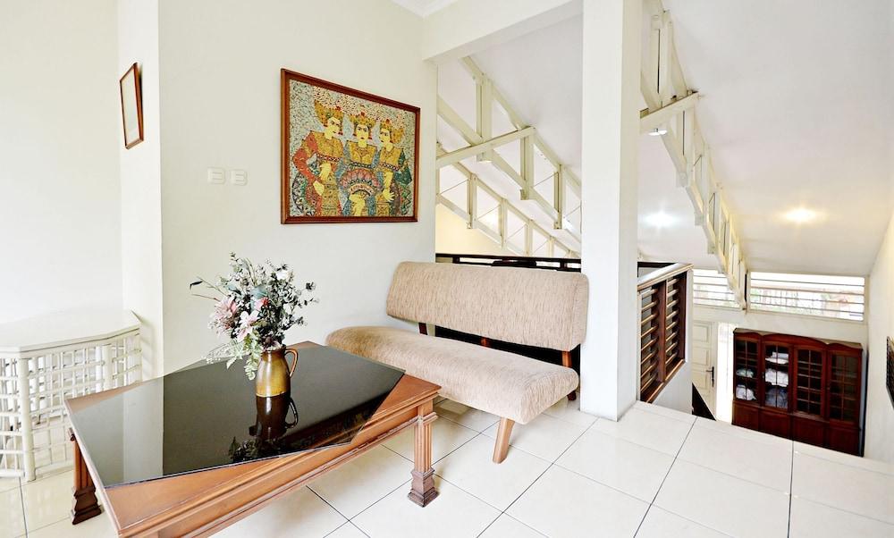 Zen Rooms Mampang Prapatan Jacarta Exterior foto