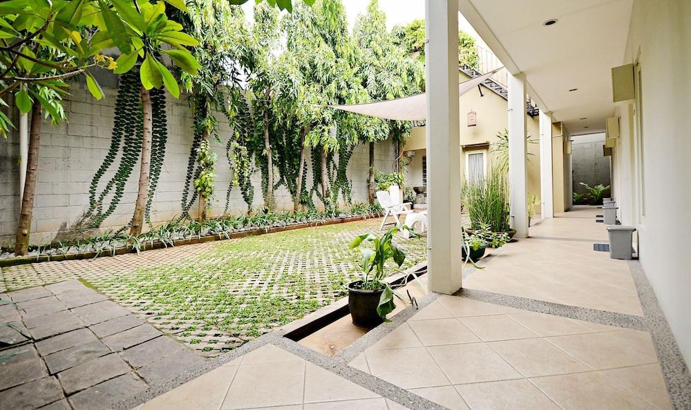 Zen Rooms Mampang Prapatan Jacarta Exterior foto