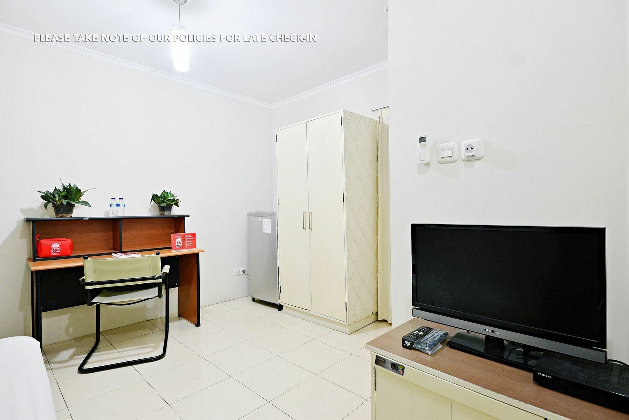 Zen Rooms Mampang Prapatan Jacarta Exterior foto